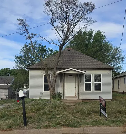 505 N Adams St, Medicine Lodge, KS 67104