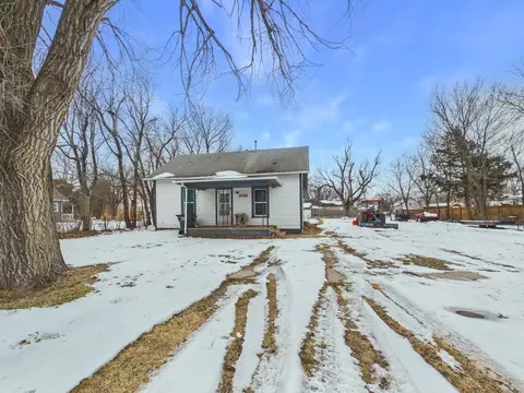 208 S Sedgwick Ave, Burrton, KS 67020