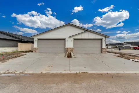 2401 S Wheatland Ct, Wichita, KS 67235