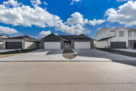 3867 W 3869 W Longleaf St, Wichita, KS 67205
