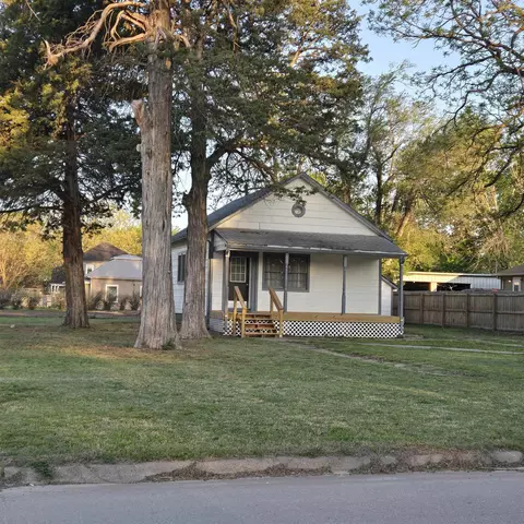 301 N Poplar St, Solomon, KS 67480