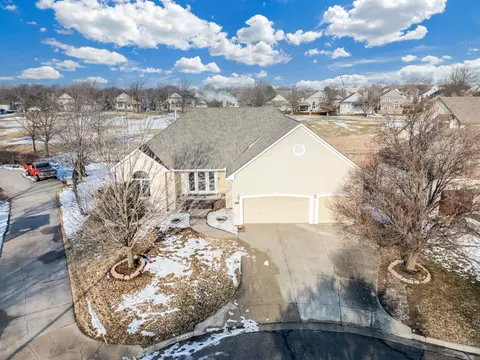 8229 E Oxford Ct, Wichita, KS 67226