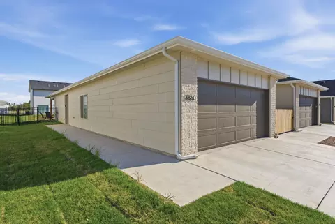 3857 W Longleaf St, Wichita, KS 67205