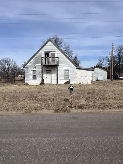 104 W Central, Zenda, KS 67159