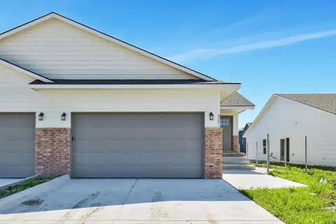 9287 E Fox Pointe, Bel Aire, KS 67226