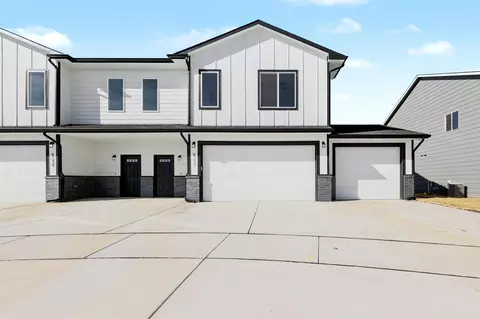 9237 E Fox Pointe Ct, Bel Aire, KS 67226