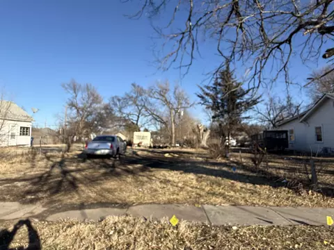 1238 N Ash St, Wichita, KS 67214