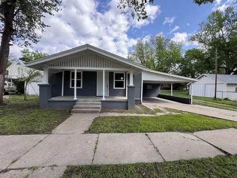 210 E Quincy Ave, Arkansas City, KS 67005
