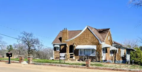 740 N Walnut St, Medicine Lodge, KS 67104