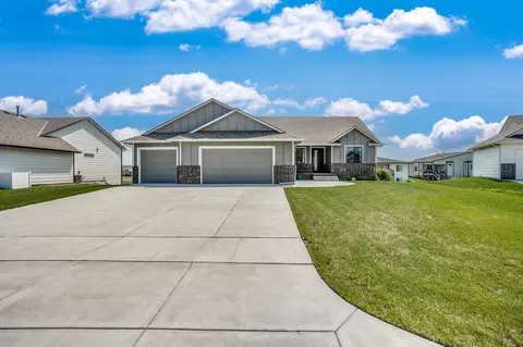 12006 E Bonita Cir, Wichita, KS 67207