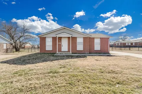 7035 W Newell St, Wichita, KS 67212