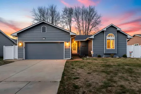 11710 W Jamesburg St, Wichita, KS 67212