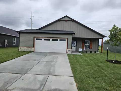 919 N Forestview St, Wichita, KS 67235