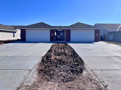 3810-3812 S Bluelake St, Wichita, KS 67215