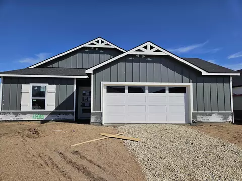 928 N Forestview Ct, Wichita, KS 67235