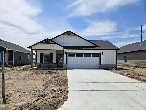927 N Forestview St, Wichita, KS 67235