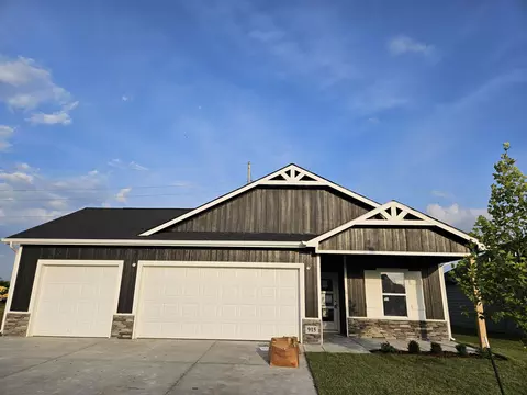 915 N Forestview St, Wichita, KS 67235