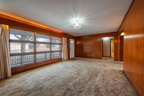 Living - 111 S Jefferson St, Eureka, KS 67045 photo 3 of 4