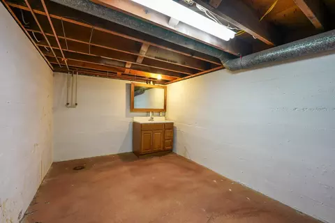Bath - 111 S Jefferson St, Eureka, KS 67045 photo 2 of 3