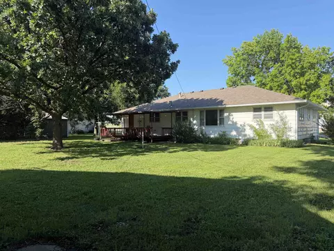 Exterior - 111 S Jefferson St, Eureka, KS 67045 photo 5 of 6