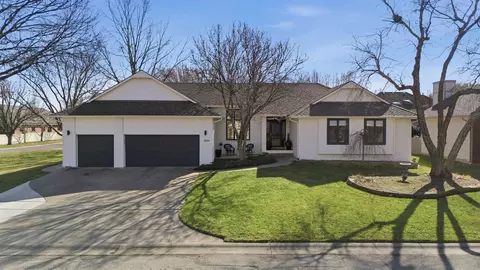 2215 N Tee Time Ct, Wichita, KS 67205