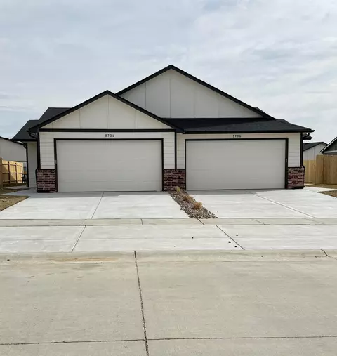 5706 E Bristol St, Bel Aire, KS 67220