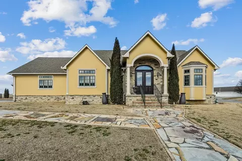 6906 E Summerside Ct, Bel Aire, KS 67226