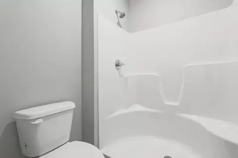 Bath - 596 W Long Path Ct, Goddard, KS 67052 photo 2 of 3