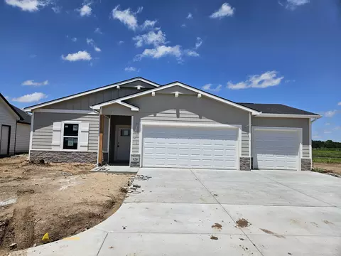 920 N Forestview Ct, Wichita, KS 67235