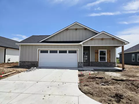 908 N Forestview Ct, Wichita, KS 67235