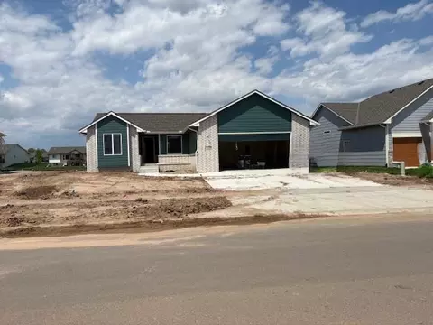 10696 Sondra, Maize, KS 67101