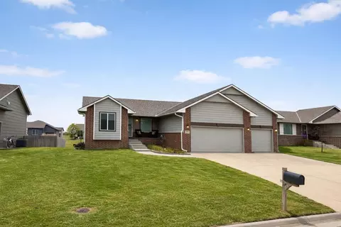 2021 Chestnut St, Newton, KS 67114