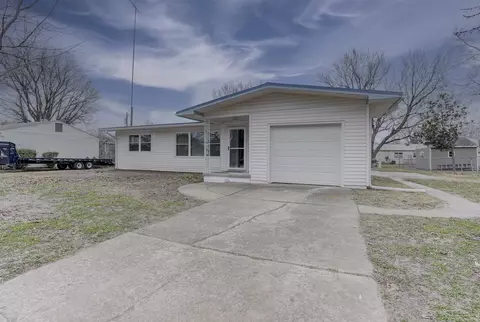 235 Meek Ave, Arkansas City, KS 67005