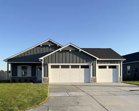 2880 S Maize Ct, Wichita, KS 67215