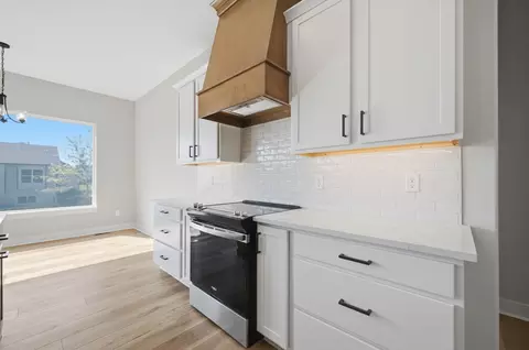 Kitchen - 4989 N Emerald Ct, Maize, KS 67101 photo 5 of 7