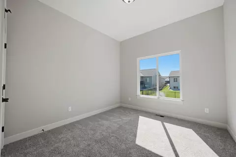 Bedroom - 4989 N Emerald Ct, Maize, KS 67101 photo 3 of 3