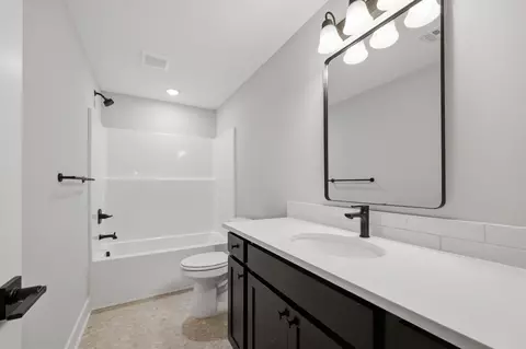 Bath - 4989 N Emerald Ct, Maize, KS 67101 photo 4 of 4