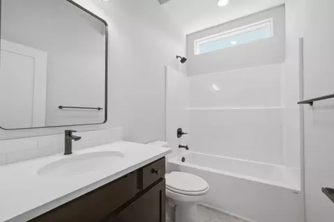 Bath - 4989 N Emerald Ct, Maize, KS 67101 photo 3 of 4
