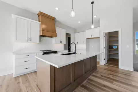 Kitchen - 4989 N Emerald Ct, Maize, KS 67101 photo 1 of 7