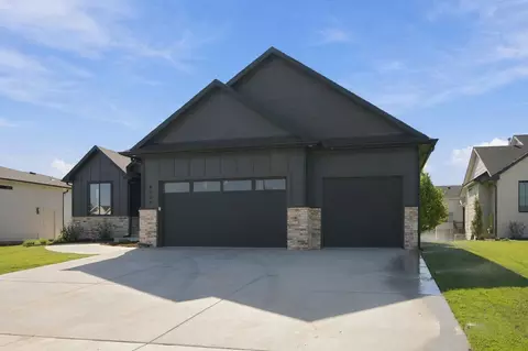 Exterior - 4989 N Emerald Ct, Maize, KS 67101 photo 3 of 6