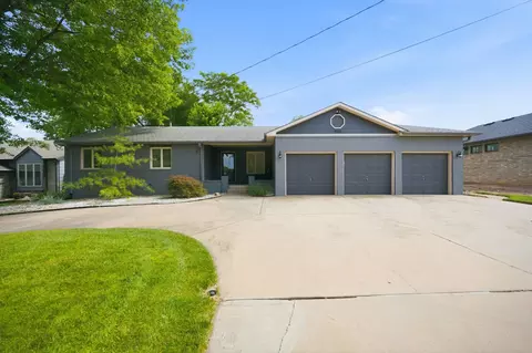 9221 W Douglas Ave, Wichita, KS 67209