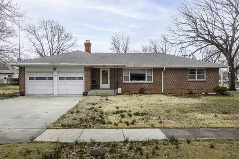 241 S Oak St, Howard, KS 67349