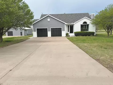 235 N Tyler Rd, Wellington, KS 67152