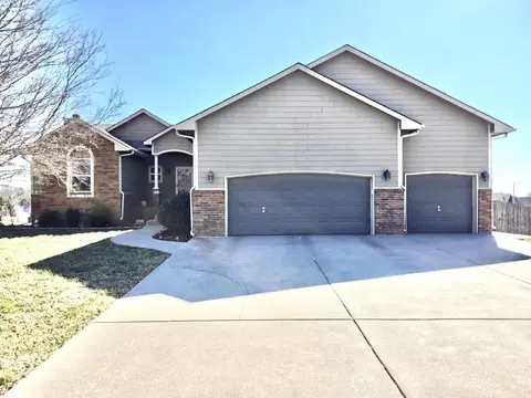 1085 E Splitwood Way Ct, Derby, KS 67037