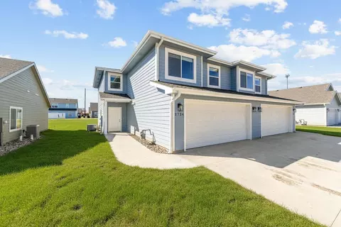 2724 Amelia Ln, Salina, KS 67401