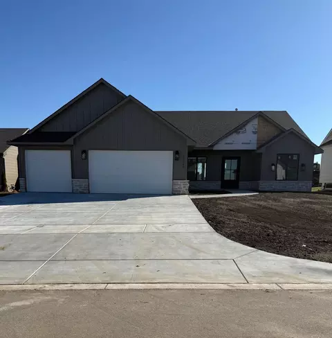 3220 N Bedford Ct, Wichita, KS 67226