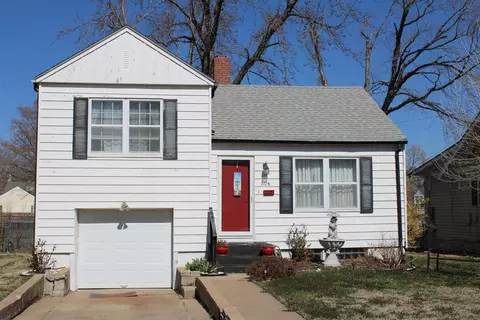 504 W Ellsworth Ave, Salina, KS 67401