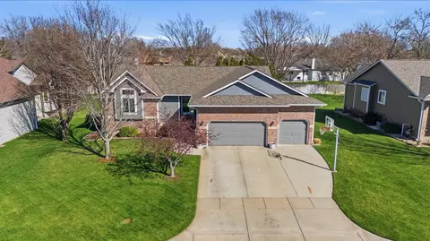 118 N Douglas Cir, Andover, KS 67002