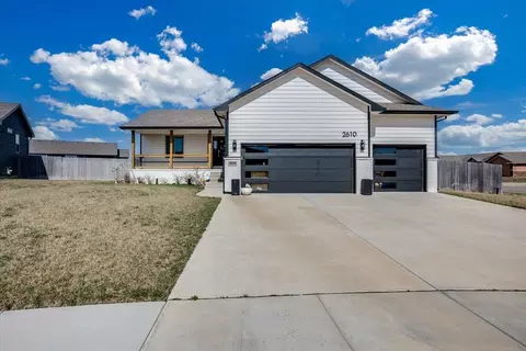 2610 E New Spring Ct, Derby, KS 67037