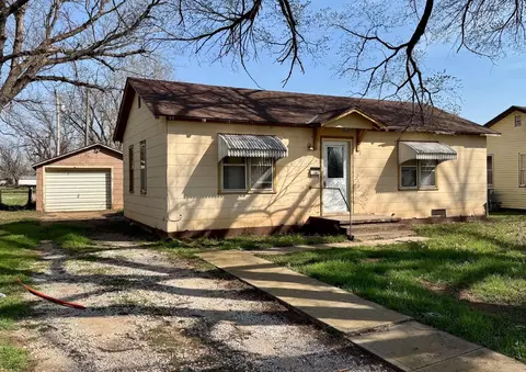 219 S Madison Ave, Anthony, KS 67003
